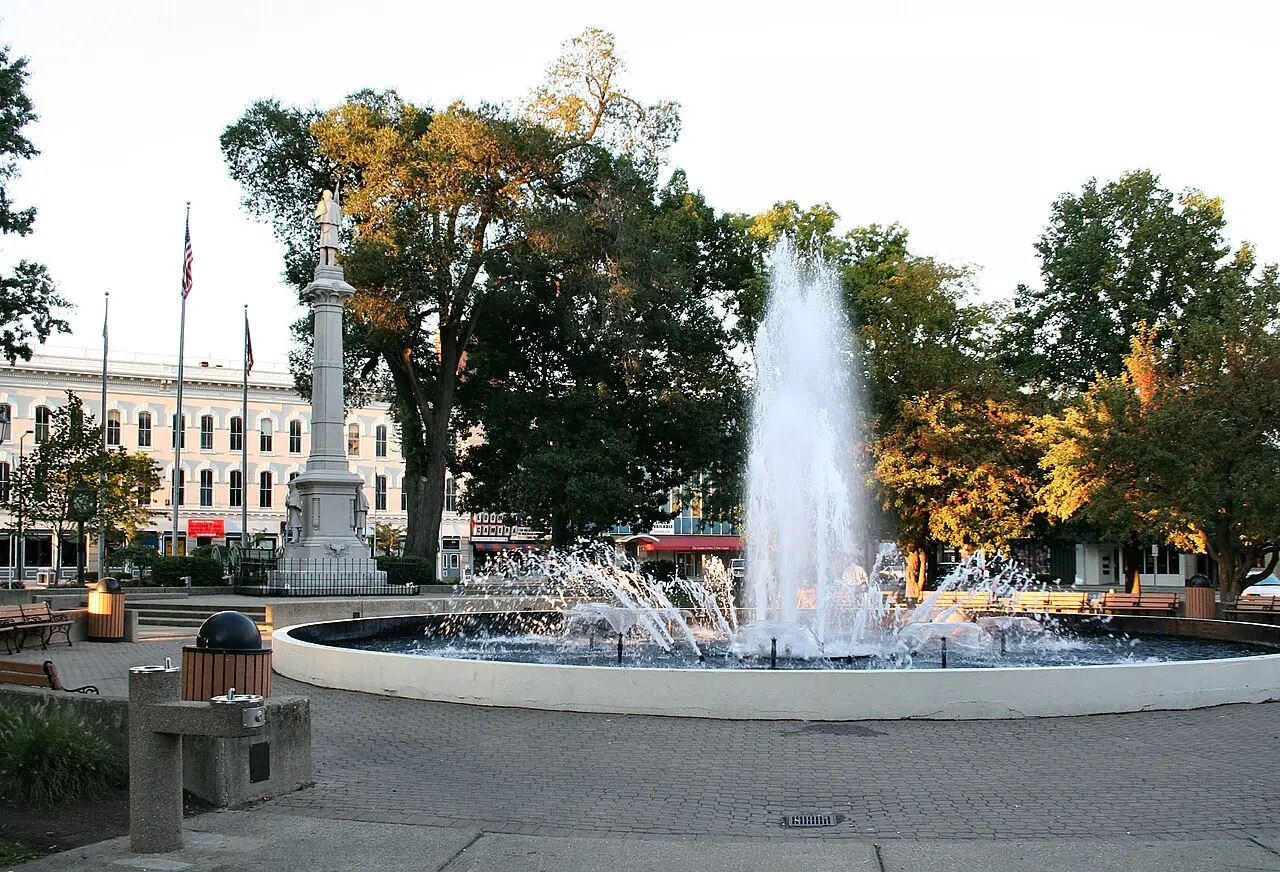 Elyria